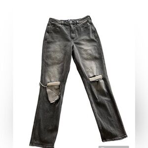 Junior’s Black | High Rise‎ Hollister Distressed Jeans | Size: 7 Long